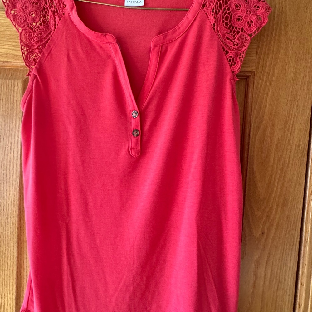 Women's LASCANA TOP - NEW - SIZE MEDIUM